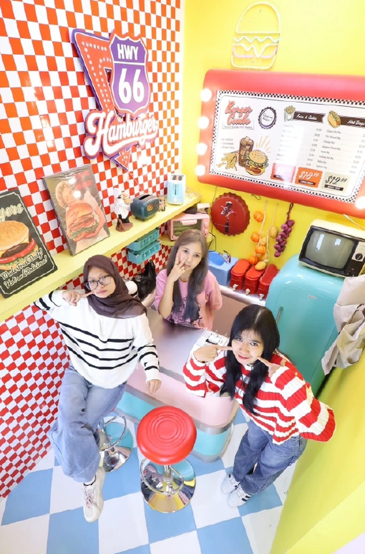 Burger Cafe Studio