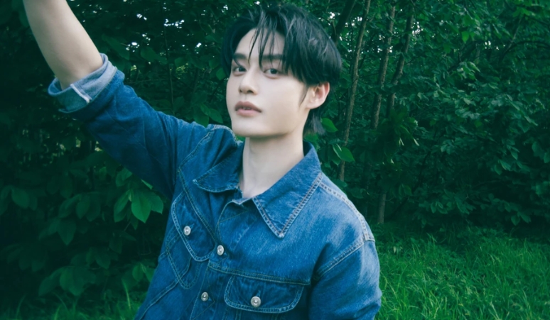 ENOecGJmvUOIYl2V8feN534gzmQbr9-metaY292ZXIgZnJhbWUgYmRheSBraW0gaml3b29uZy5qcGc=-