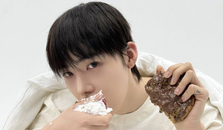 Rayakan-Ulang-Tahun-New-THE-BOYZ-Pakai-Frame-Eventnya-di-Selfie-Time