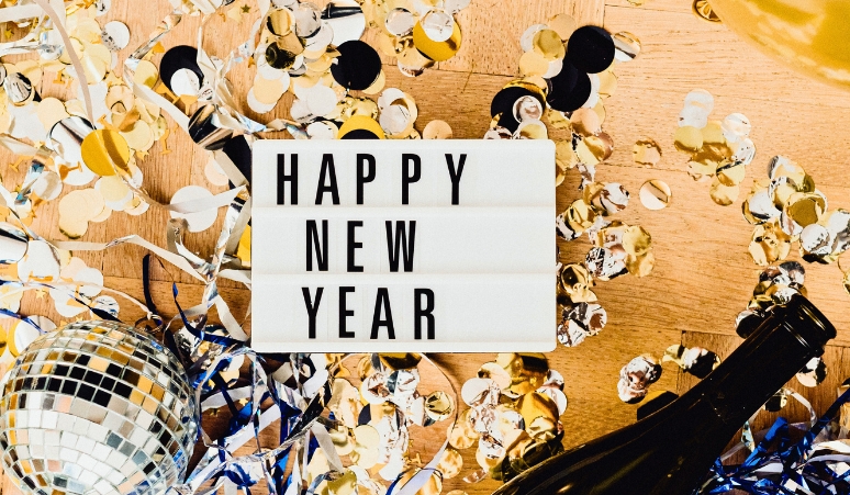 pXIkFlCRK9f2V4Ob37e4NiicOa79FU-metaY292ZXIgaGFwcHkgbmV3IHllYXIuanBn-